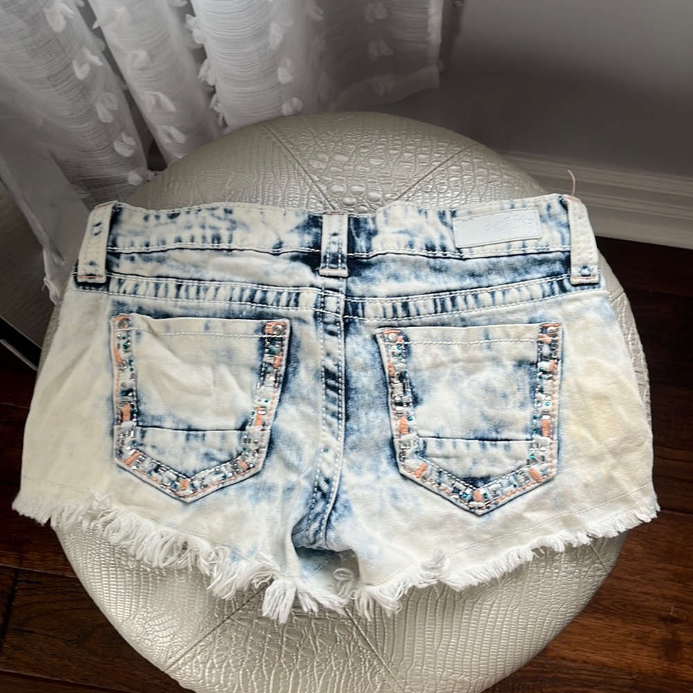 Jeweled Daytrip Jean Shorts, size 26, fits like size 4